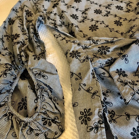 Jones of New York Blouse - Black and white eyelet with wrap around tie - Picture 5 of 11